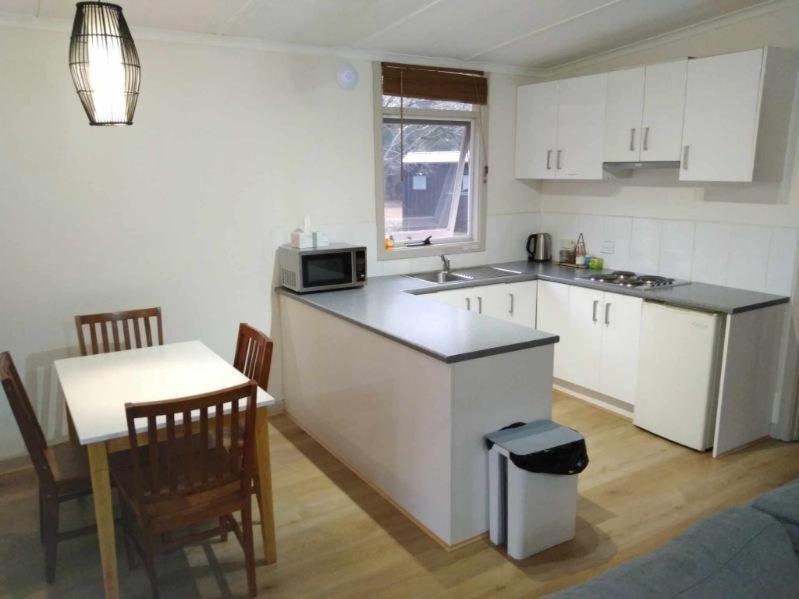 Russell Falls Holiday Cottages National Park Extérieur photo
